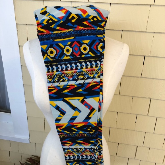 LuLaRoe Pants - Lularoe leggings Aztec print size TC